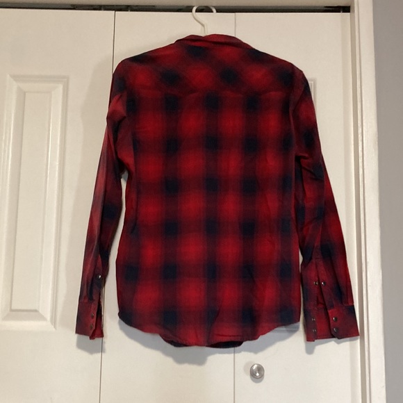DH3 modern black and red snap up long sleeve shirt - Picture 2 of 4